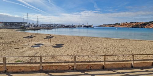 "This completely renovated apartment in Port Adriano offers beautiful views of the sea and the Luxury Marina"
