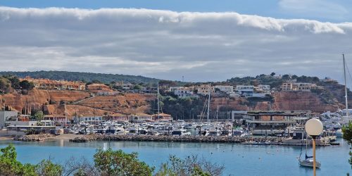 "This completely renovated apartment in Port Adriano offers beautiful views of the sea and the Luxury Marina"
