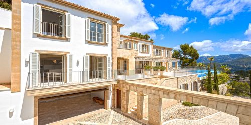 Mediterranean style villa with Stunning views