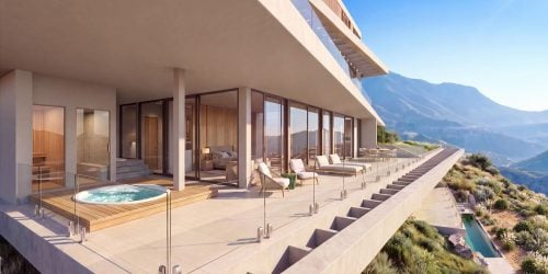 5011 - Hillside Residence Designed Around the View