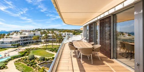 Luxury Frontline Beach Apartment