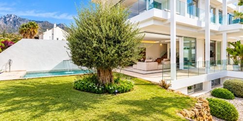 Modern Luxury Villa with Pool in Marbella