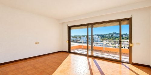 Panoramic Sea Views and Exceptional Renovation Potential in Santa Ponsa