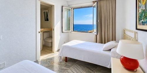 Exceptional Seafront Garden Residence in Santa Ponsa, Mallorca