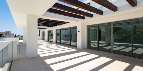 Contemporary luxury penthouse in the sought-after Marbella