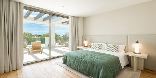 Contemporary luxury penthouse in the sought-after Marbella