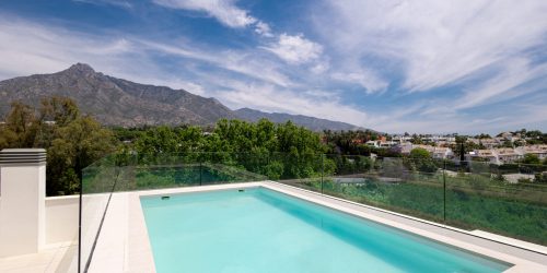 Contemporary luxury penthouse in the sought-after Marbella