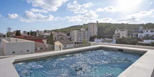 Elevated Luxury Living Above Palma de Mallorca – Designer Penthouse with Private Pool & Castle Views