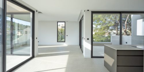 Elevated Luxury Living Above Palma de Mallorca – Designer Penthouse with Private Pool & Castle Views